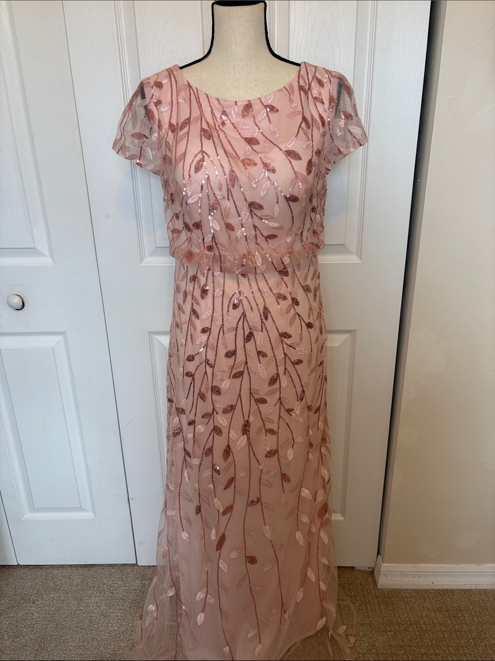 NWT Sequined Leaf Motif Formal Maxi Dress-Fits M / US 8–10.